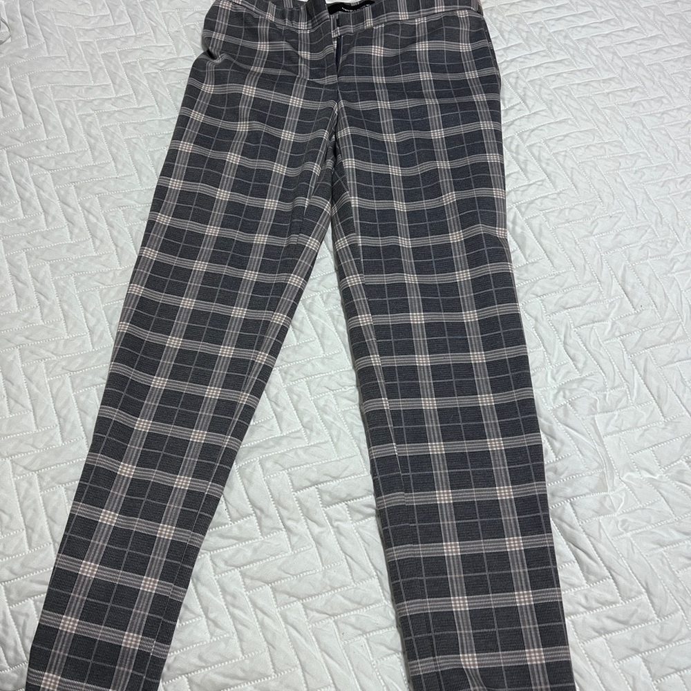 Amanda & Chelsea Gray Checkered Plaid Pants